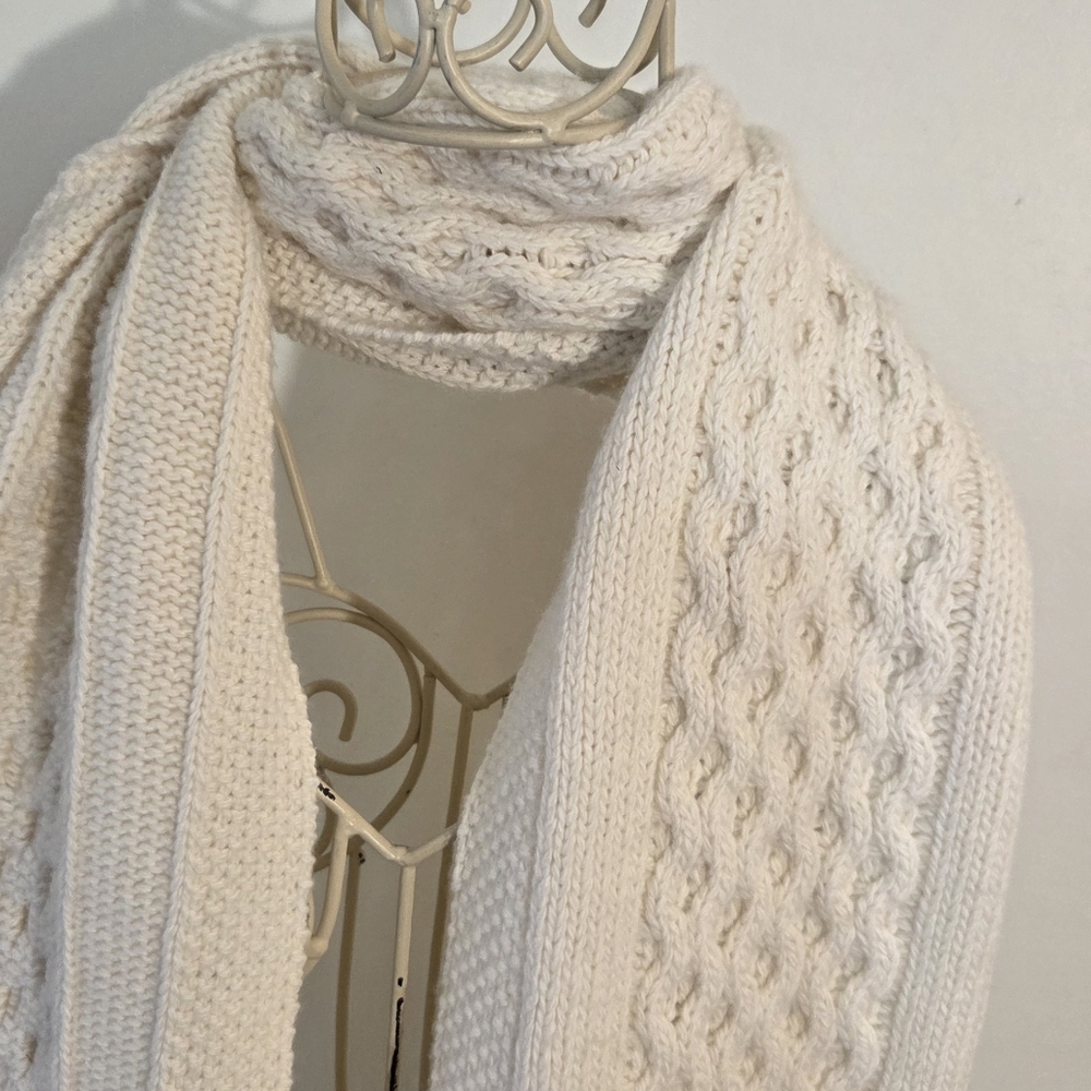 J. Mclaughlin Merino Wool & Cashmere Blend Scarf - Picture 3 of 5